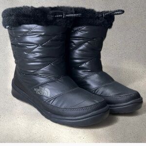 The North Face Puffer Goose Down Quilted Winter Boots .